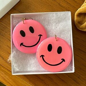 🩷 Smiley Earrings 🩷